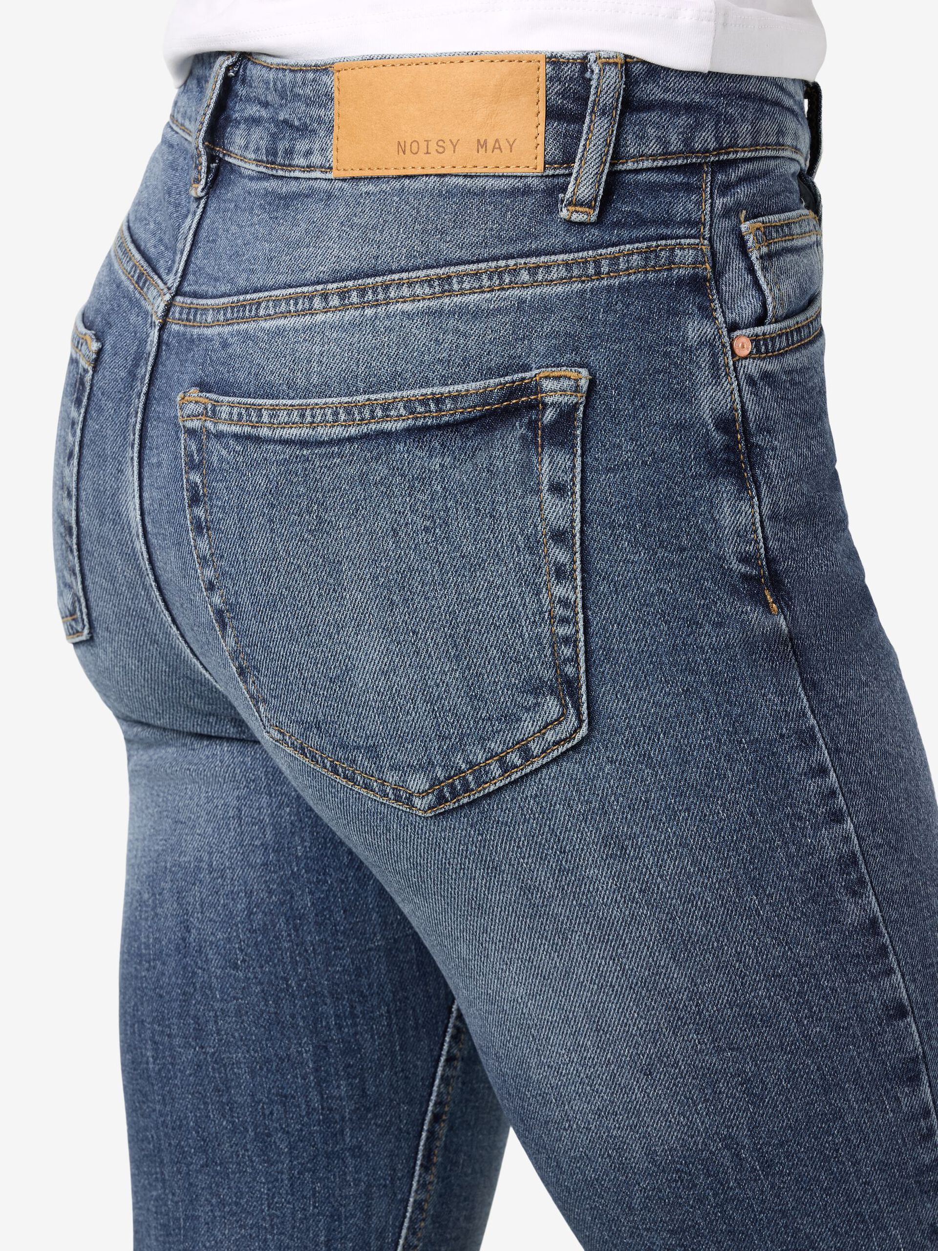 Carousel image - NMKAREEN FLARED JEANS, Medium Blue Denim | 8