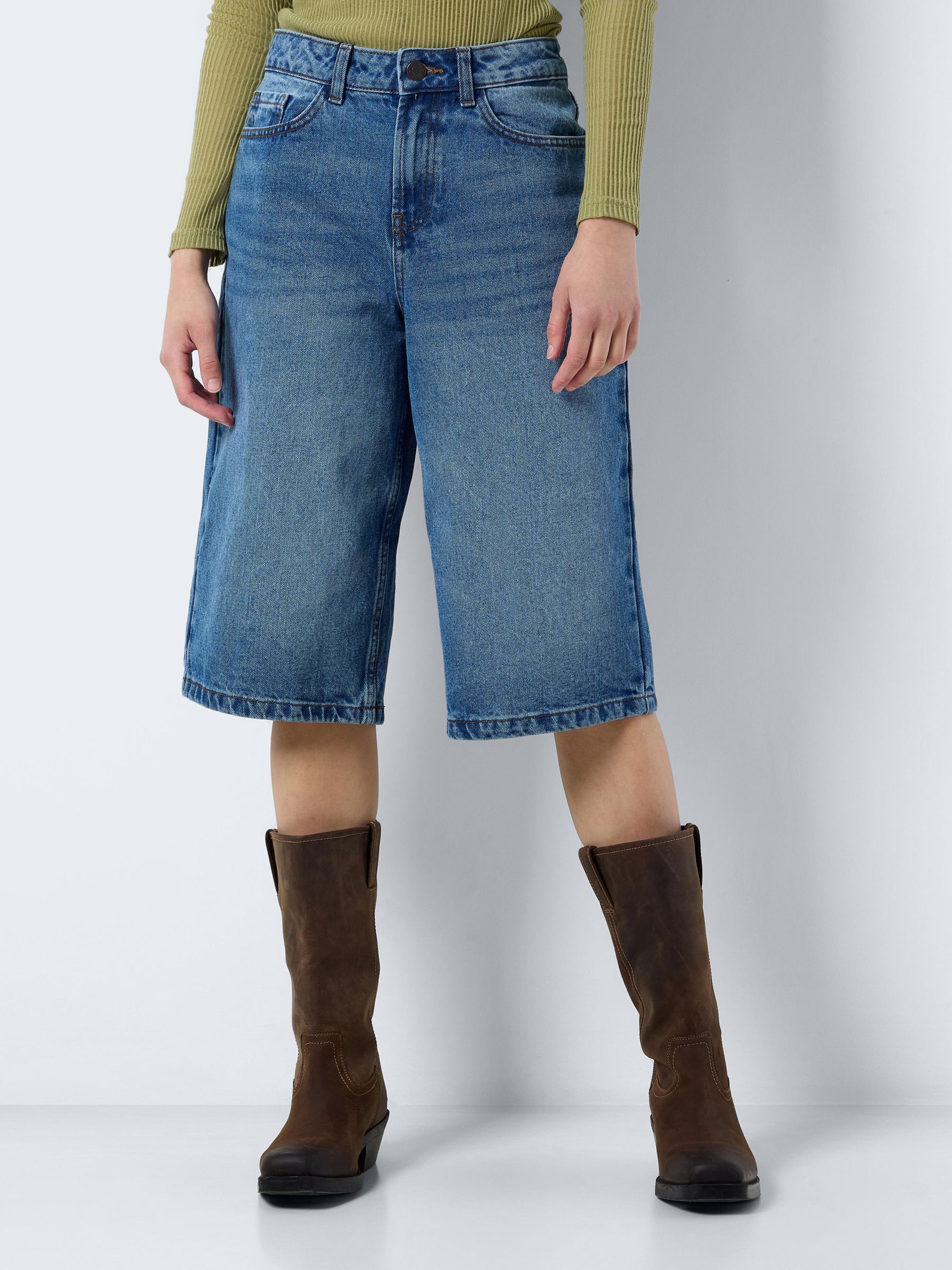 Blue long shorts top