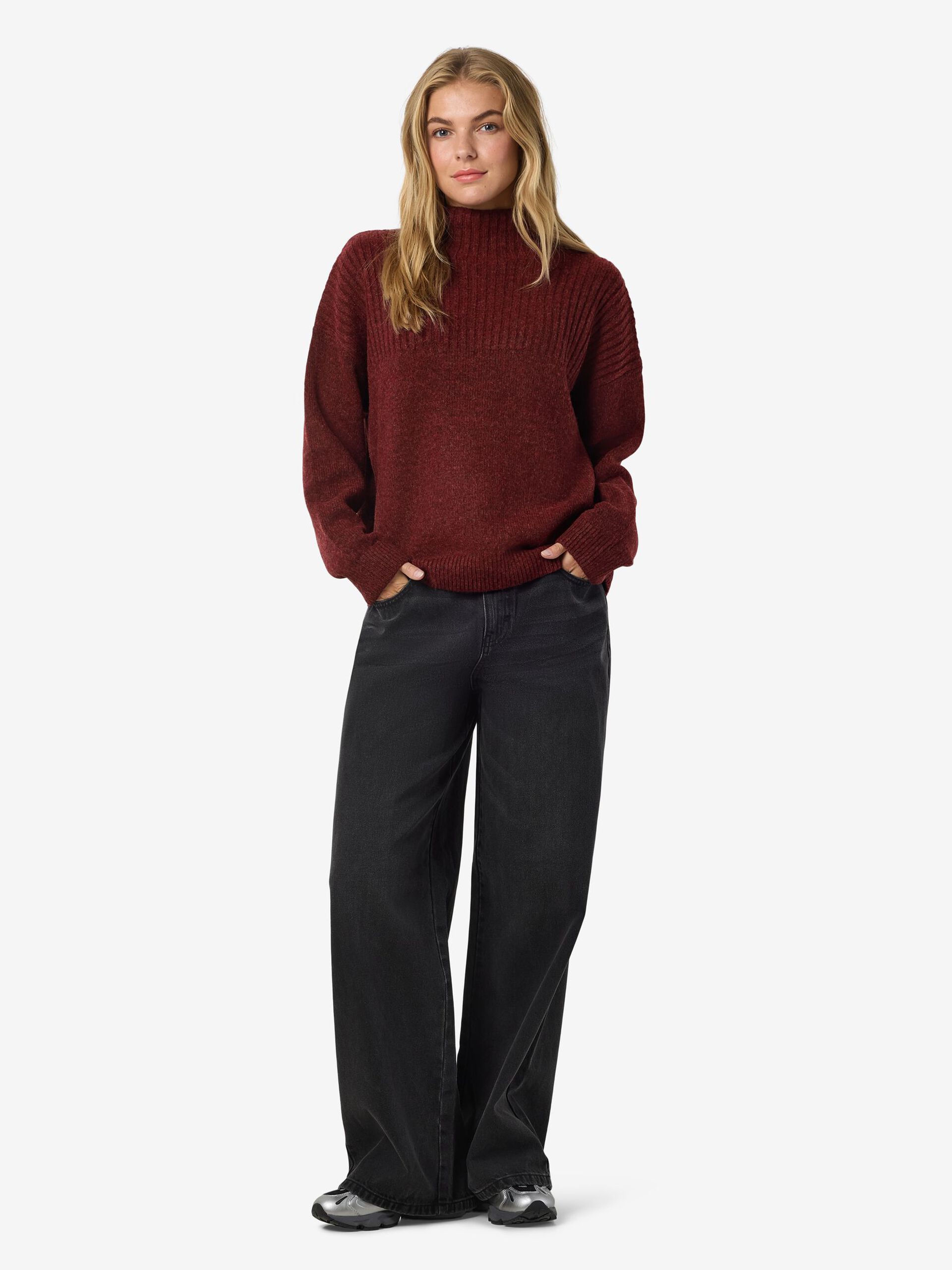 Carousel image - STRIKKET JUMPER, Windsor Wine | 4