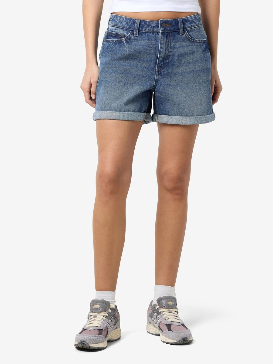 Noisy May NORMAL WAIST DENIM SHORTS, Medium Blue Denim, highres - 27010864_MediumBlueDenim_003.jpg