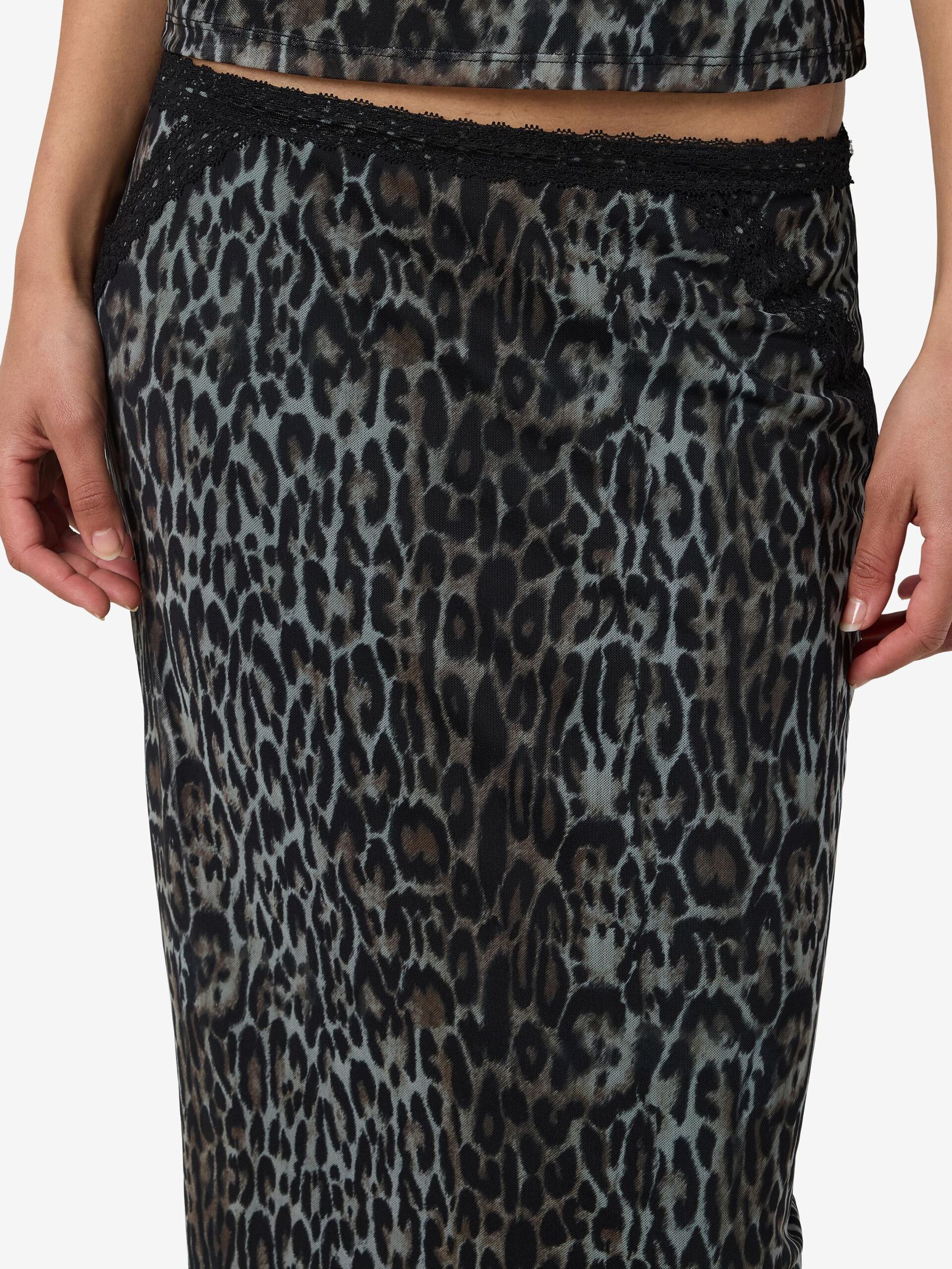 Carousel image - LEOPARD PRINT MIDI SKIRT, Kalamata | 5