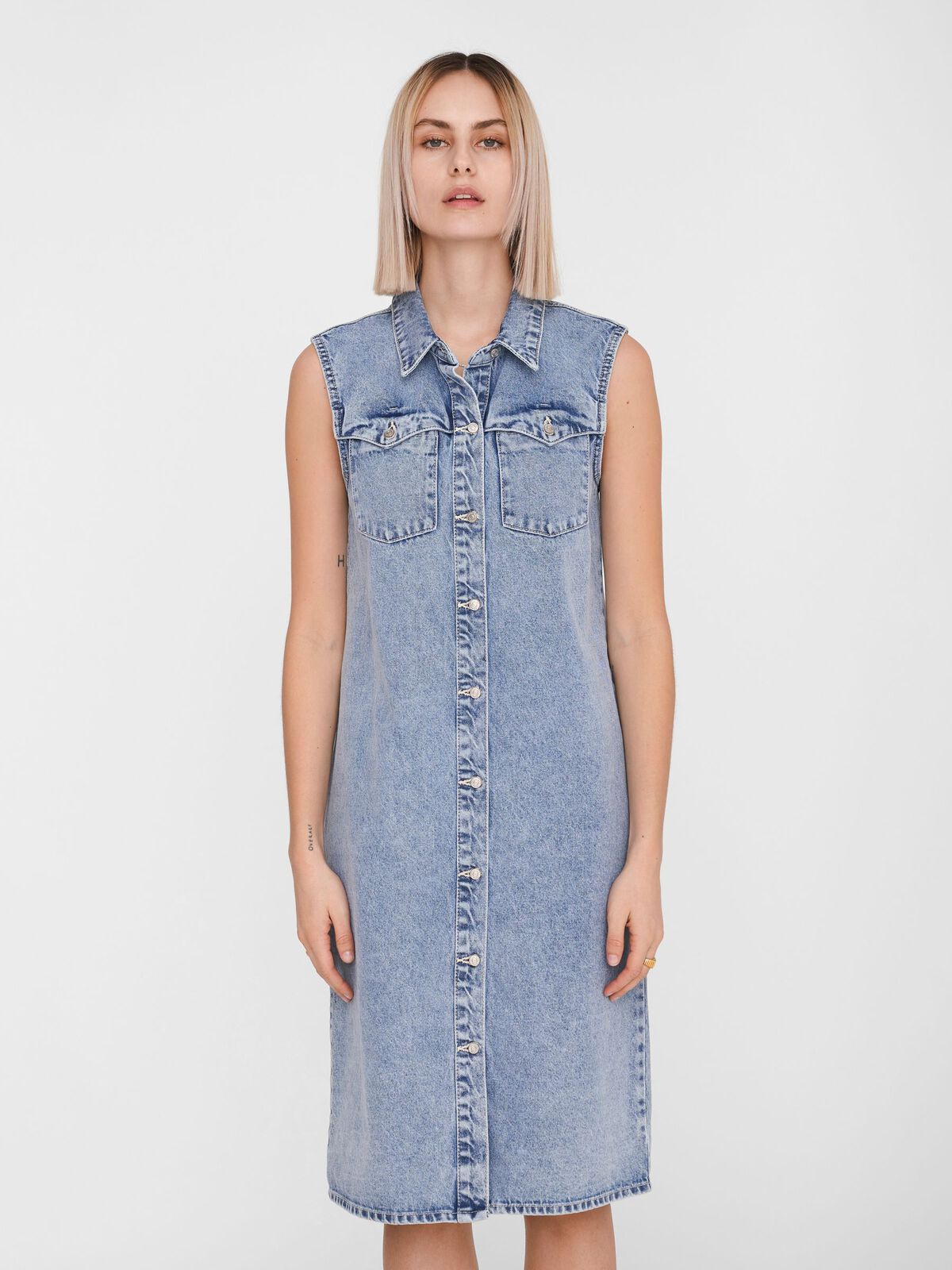 SLEEVELESS DENIM DRESS (Blue) Noisy May®