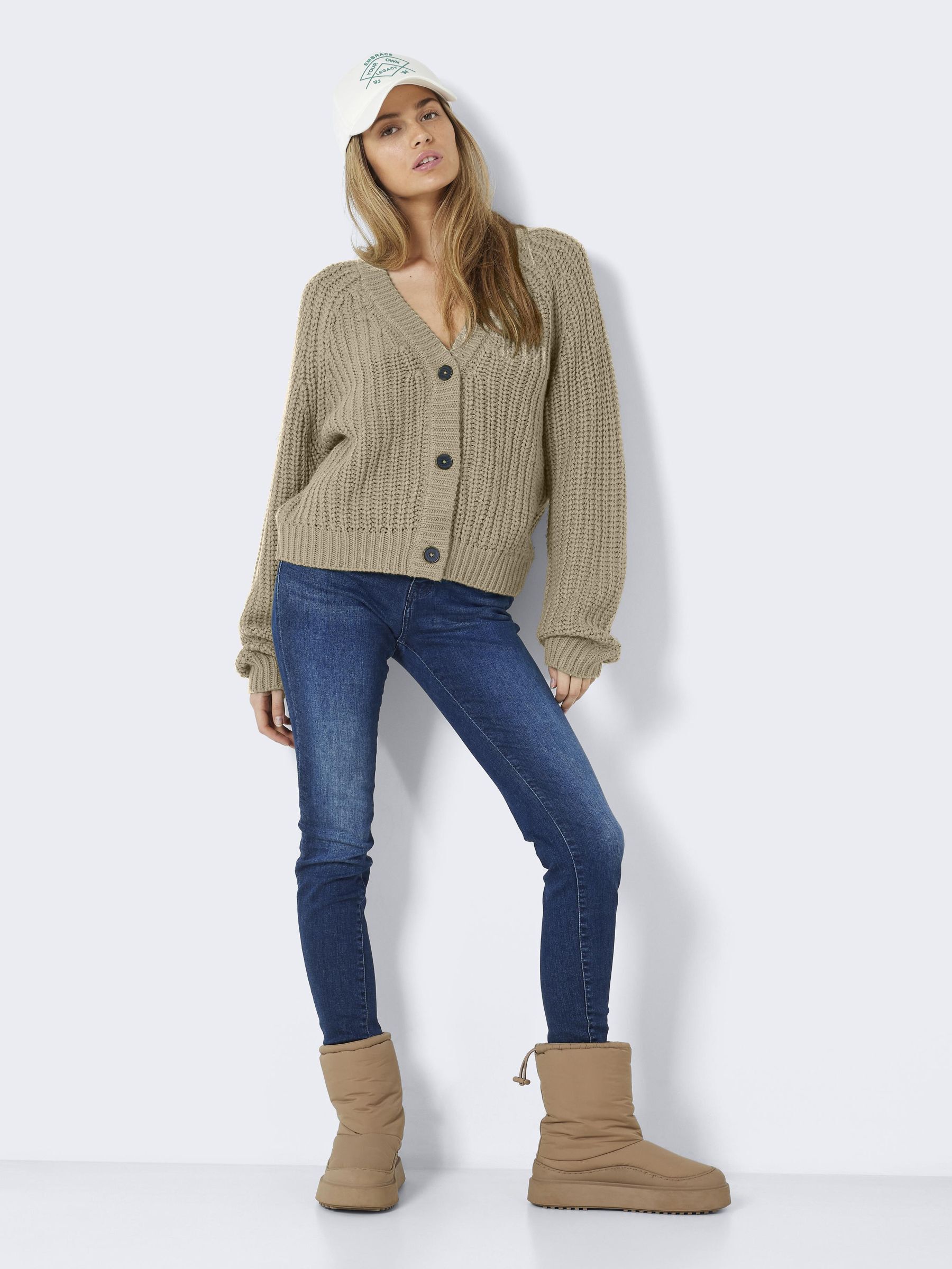 KNITTED CARDIGAN