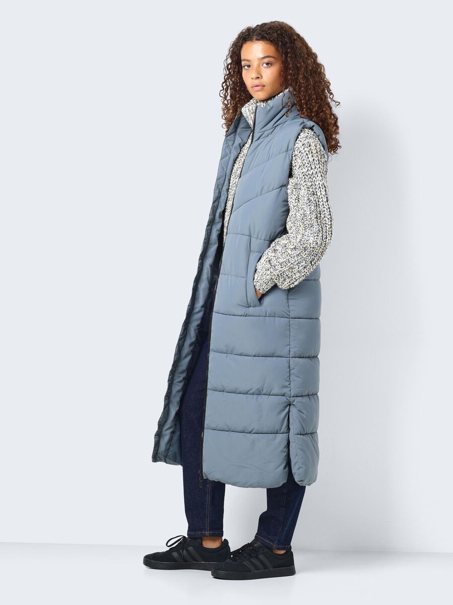 Noisy May GILET, Stormy Weather, highres - 27026537_StormyWeather_1051559_004.jpg