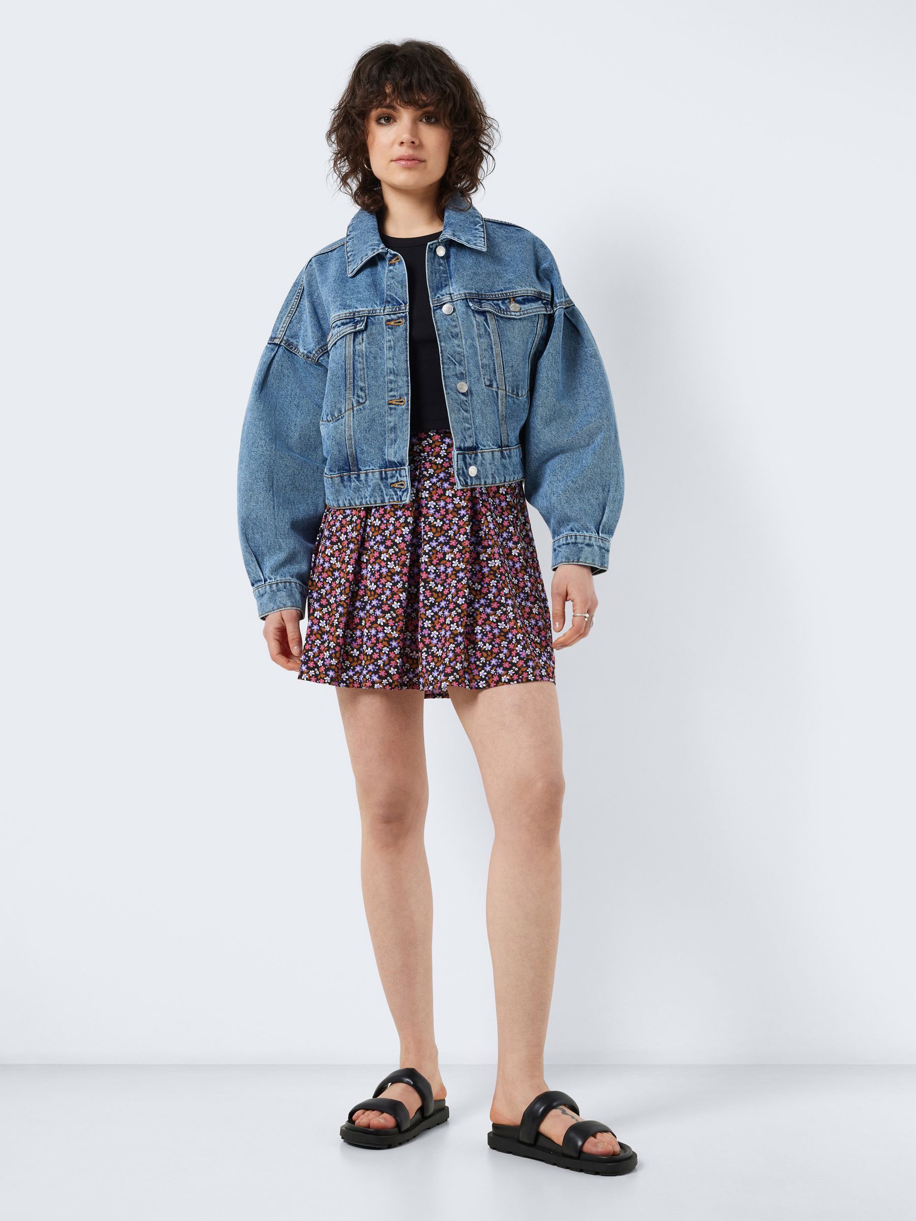 SHORT PLEATED SKIRT Coloured NOISY MAY