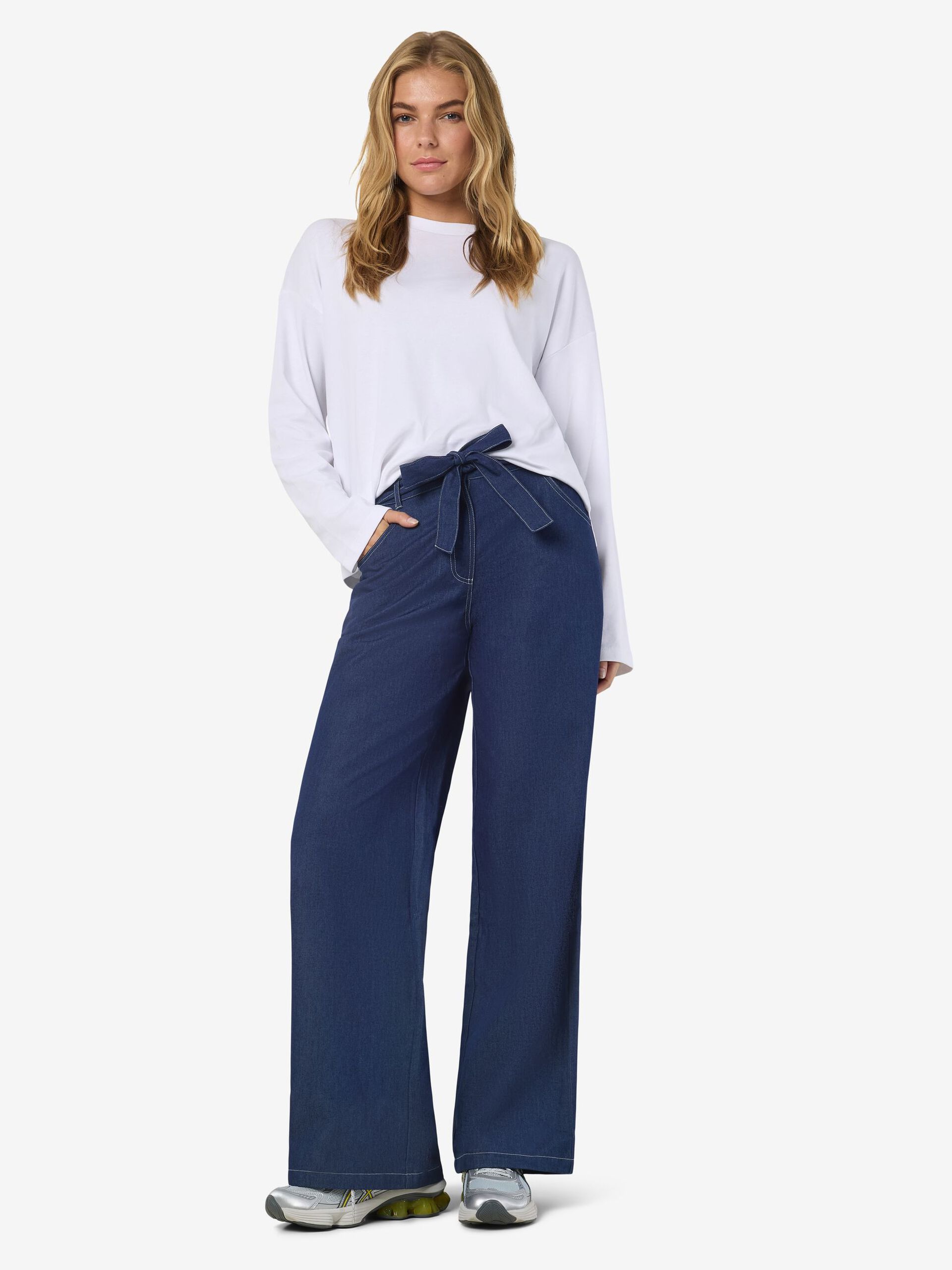 Carousel image - NMSERENE WIDE LEG JEANS, Medium Blue Denim | 6