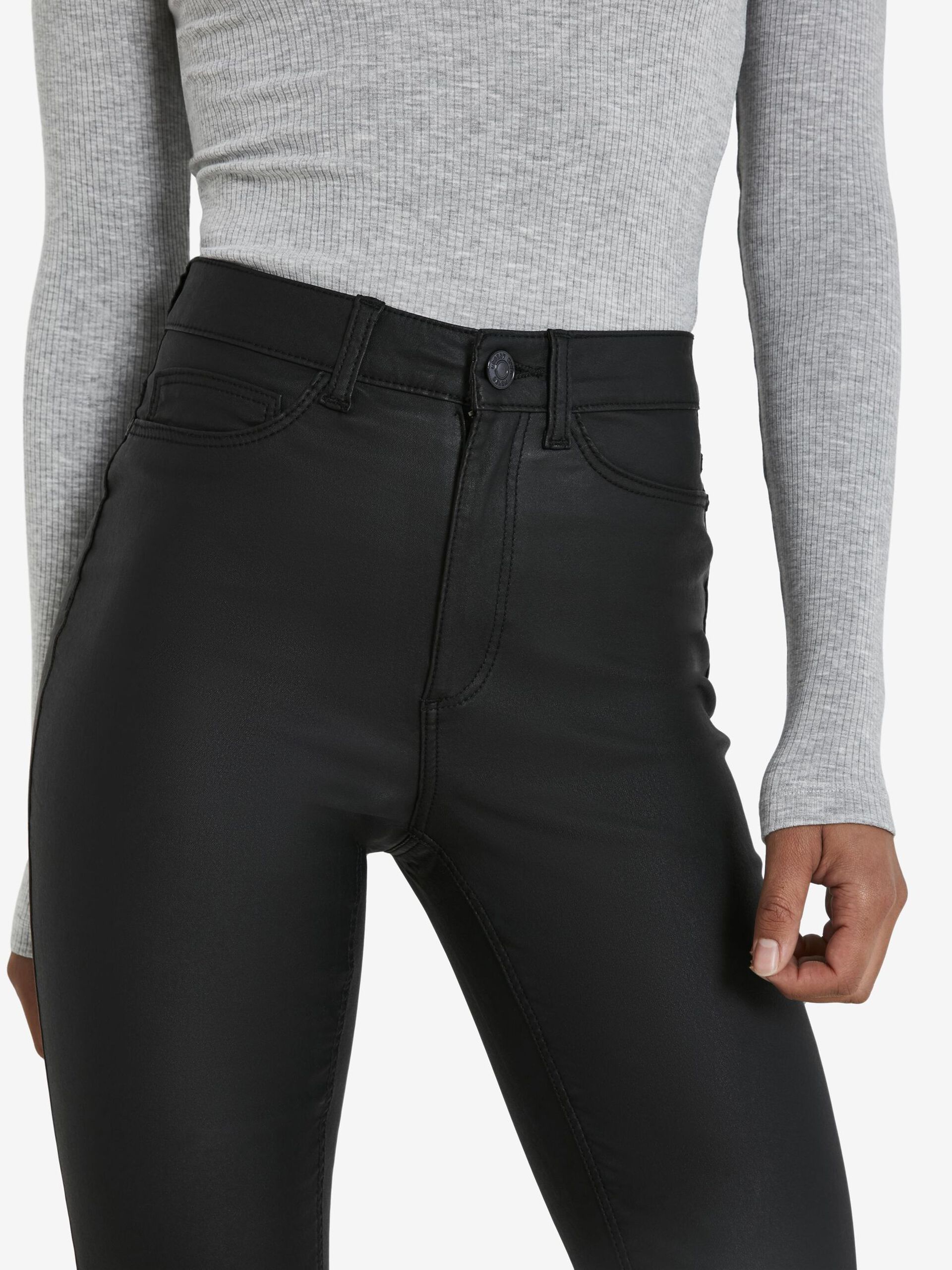Carousel image - NMCALLIE SKINNY JEANS, Black | 5