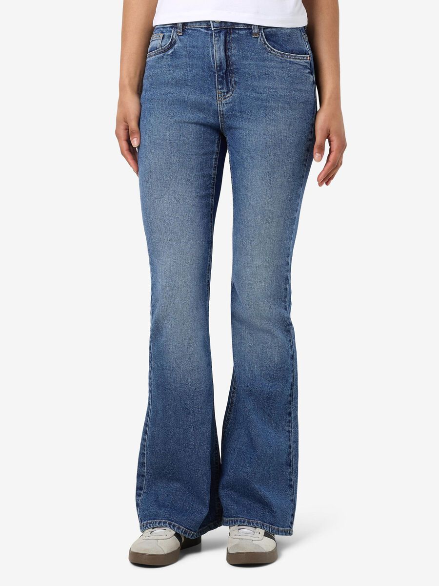 Noisy May NMKAREEN UTSVÄNGDA JEANS, Medium Blue Denim, highres - 27034386_MediumBlueDenim_003.jpg