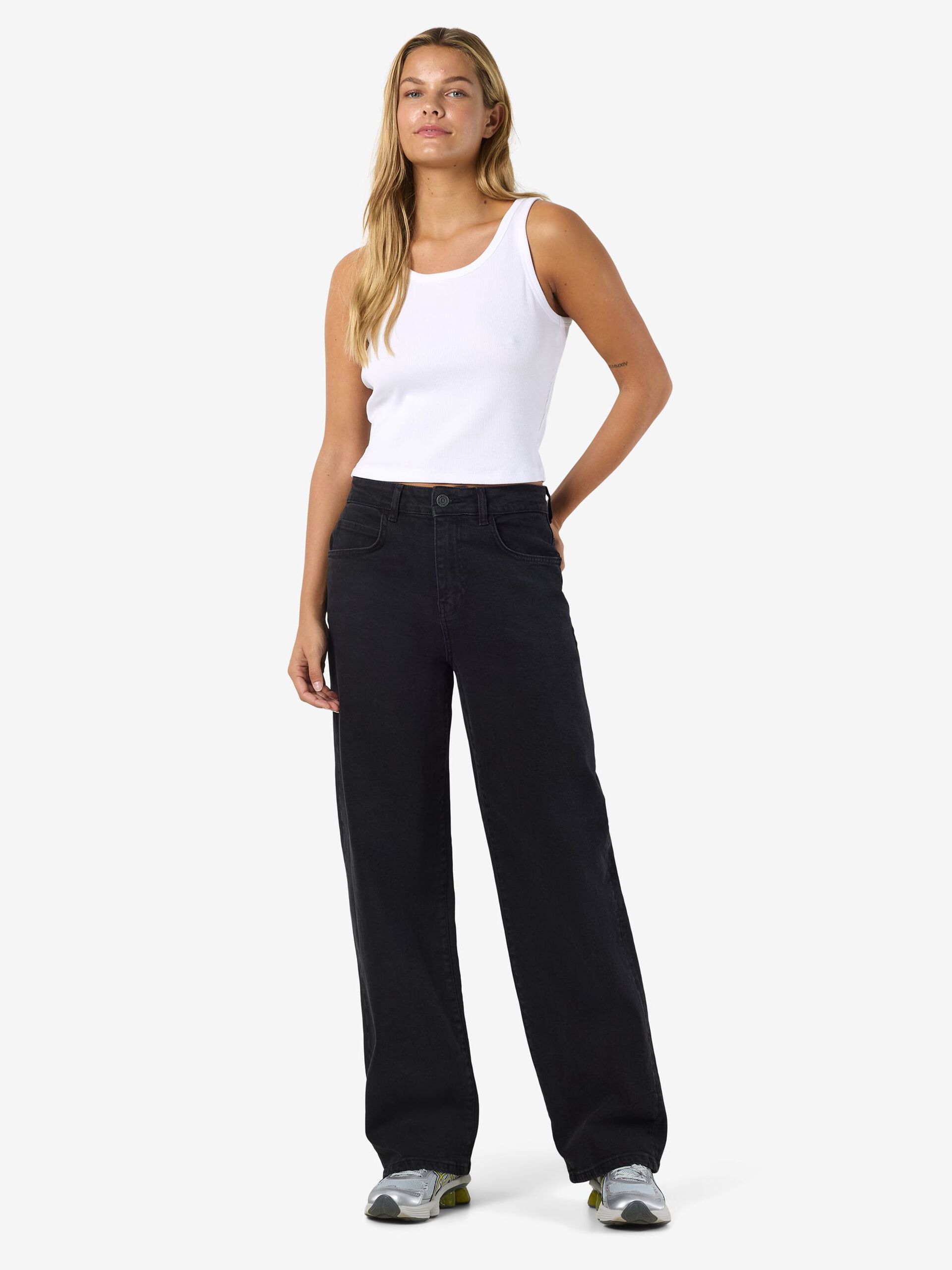 Carousel image - NMJOSIE LOOSE-FIT JEANS, Black Denim | 4