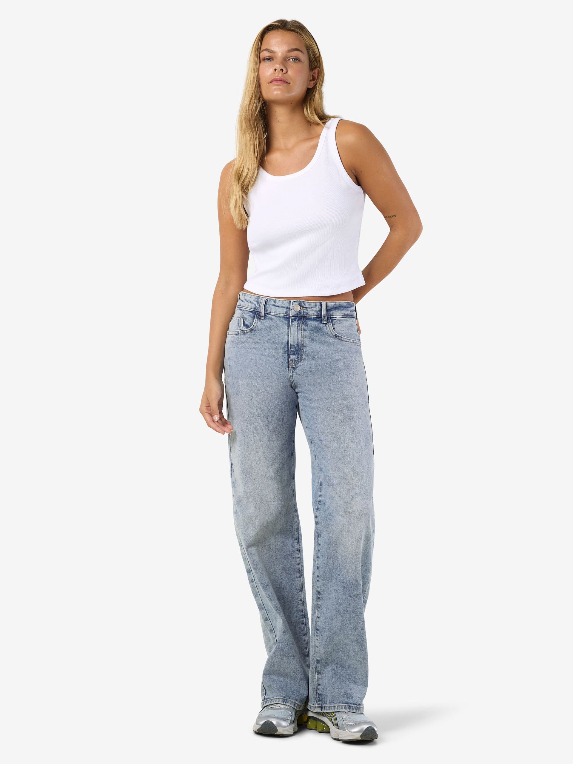 Carousel image - NMYOLANDA STRAIGHT FIT JEANS, Light Blue Denim | 6