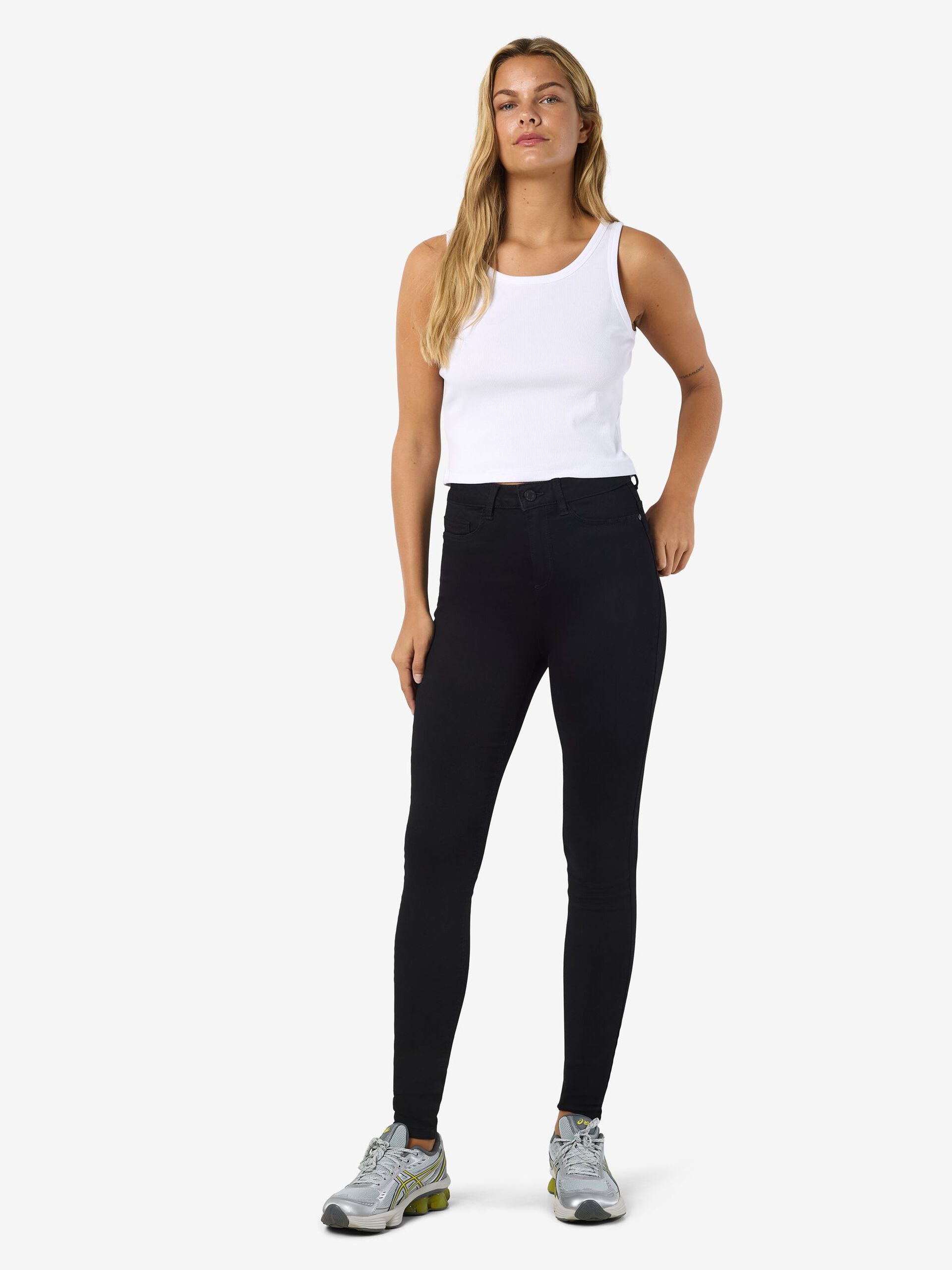 Carousel image - NMCALLIE SKINNY FIT JEANS, Black Denim | 7