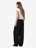 Noisy May LOOSE FIT TROUSERS, Black, highres - 27026323_Black_005.jpg