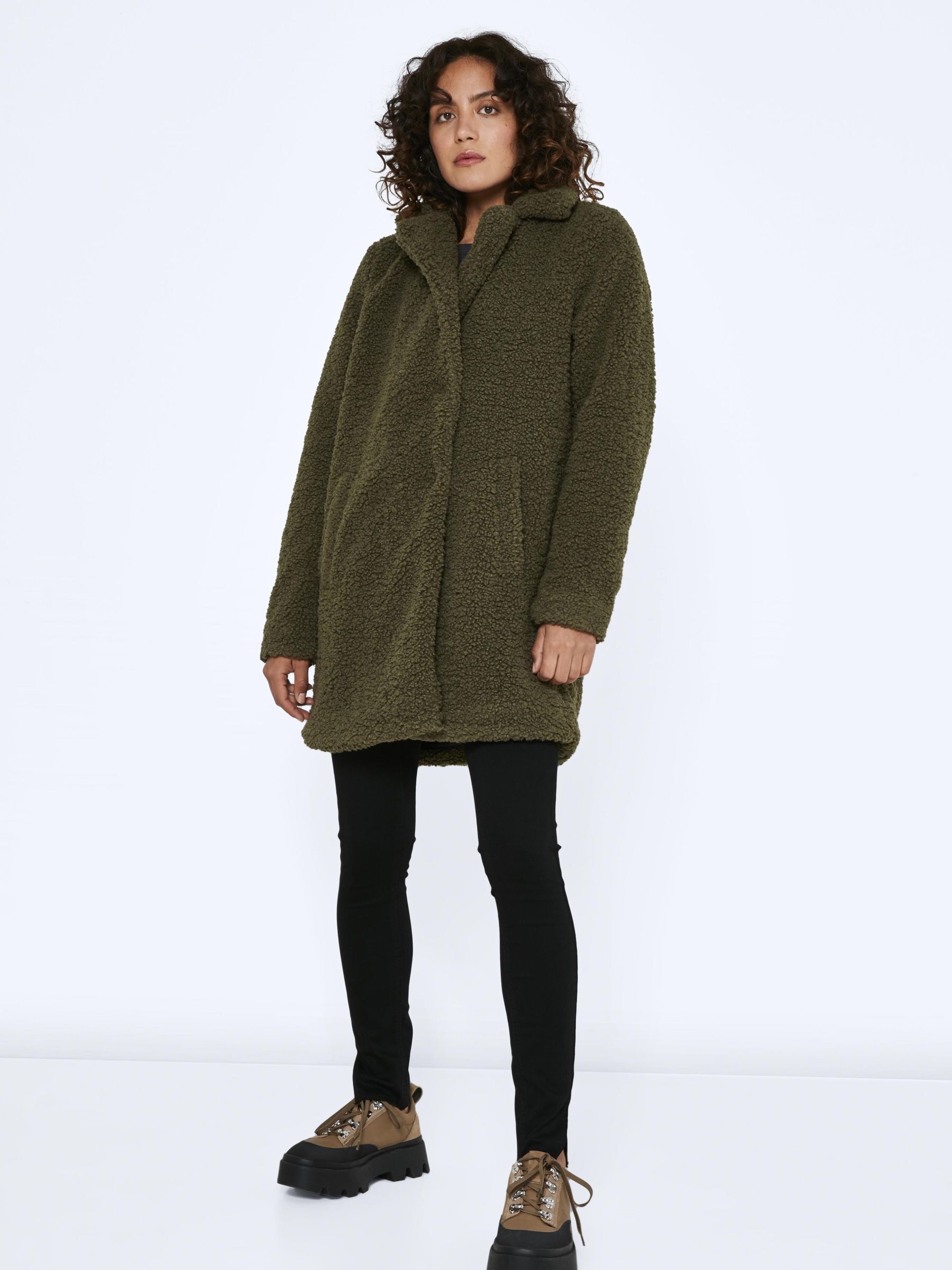 Teddy coat top noisy may