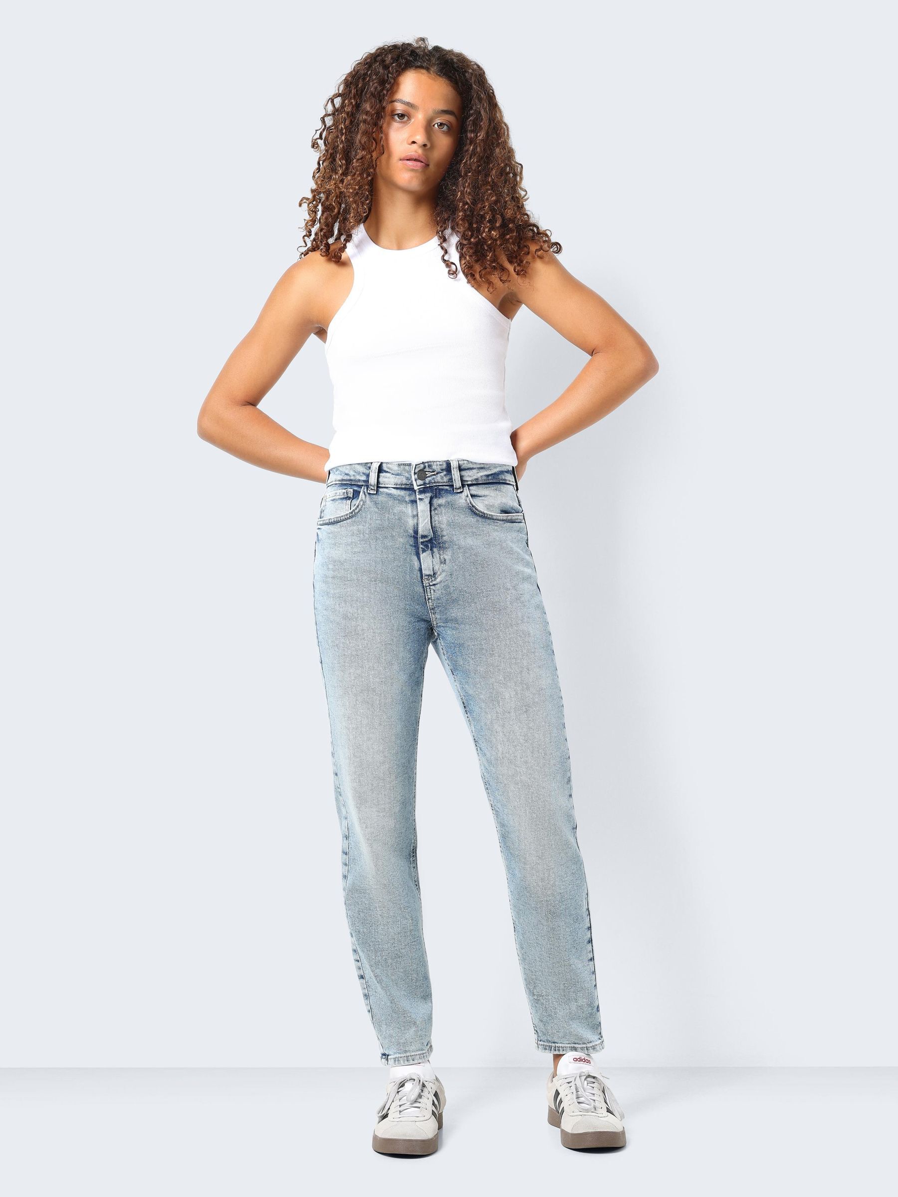 Cropped straight fit jean deals