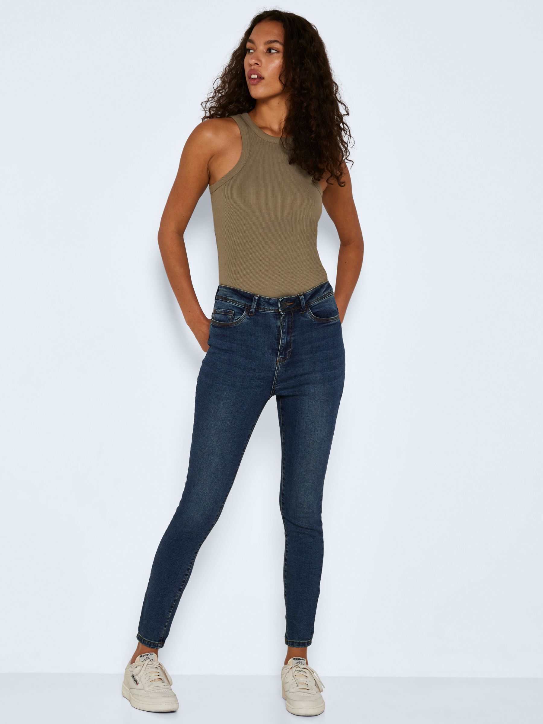 Medium waist skinny jeans top