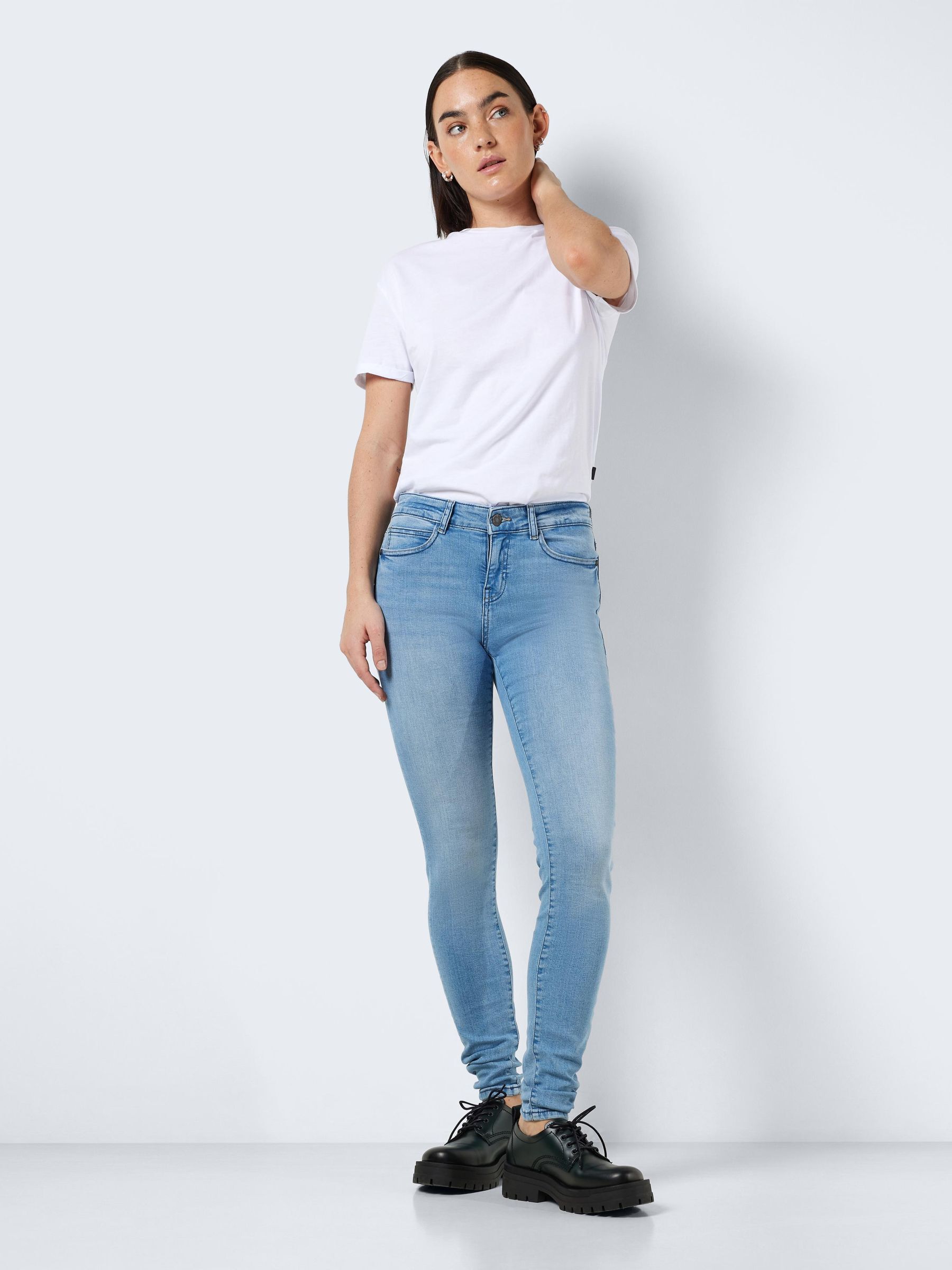 Nmlucy normal waist skinny fit jeans 