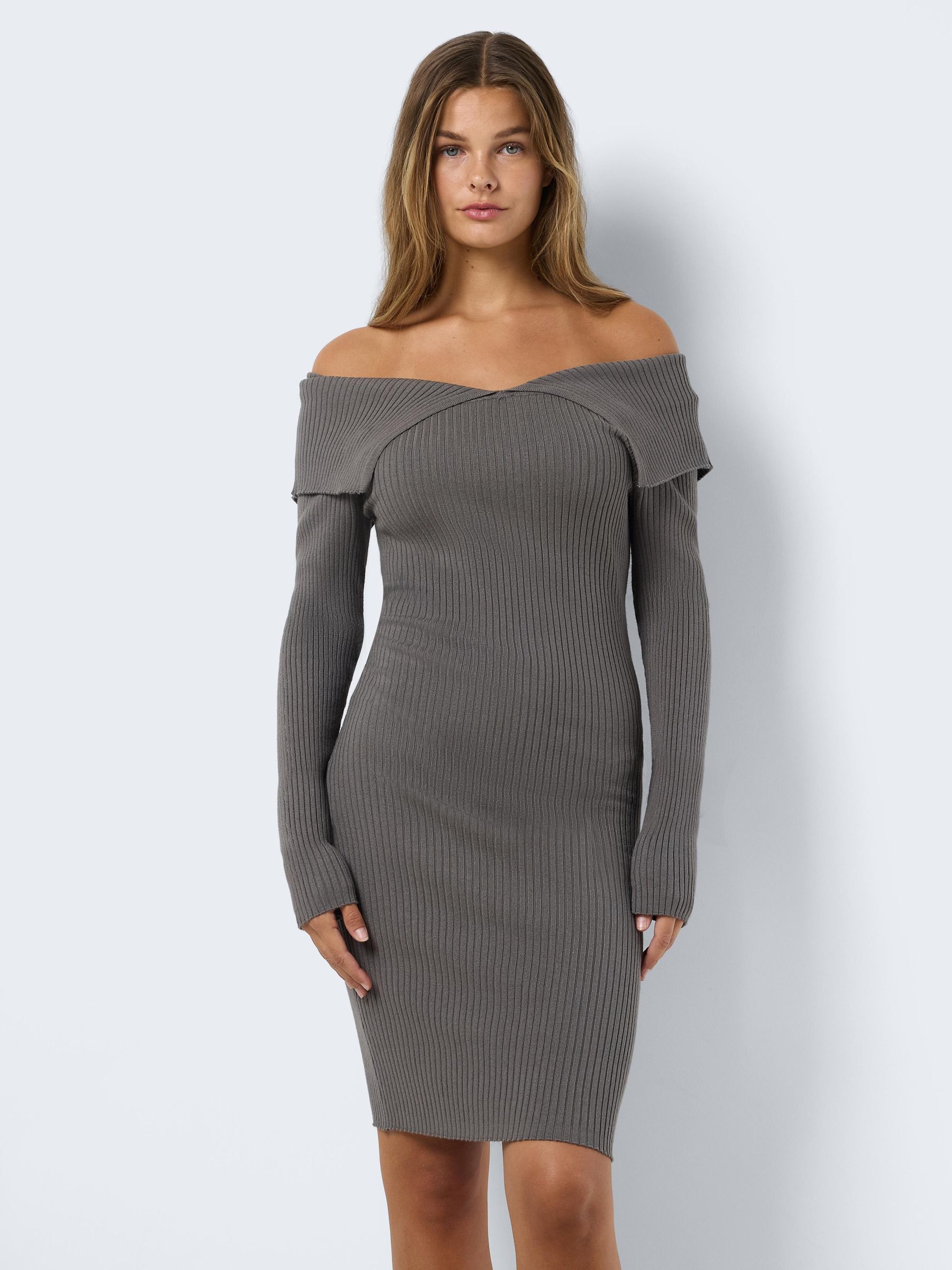 OFF SHOULDER GEBREIDE JURK Grijs NOISY MAY