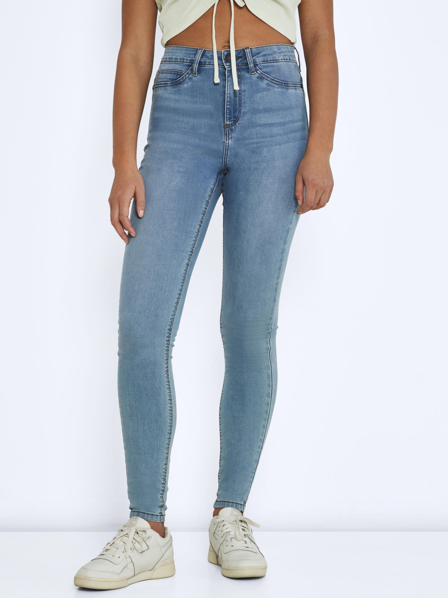 Skinny fit jeans for ladies deals