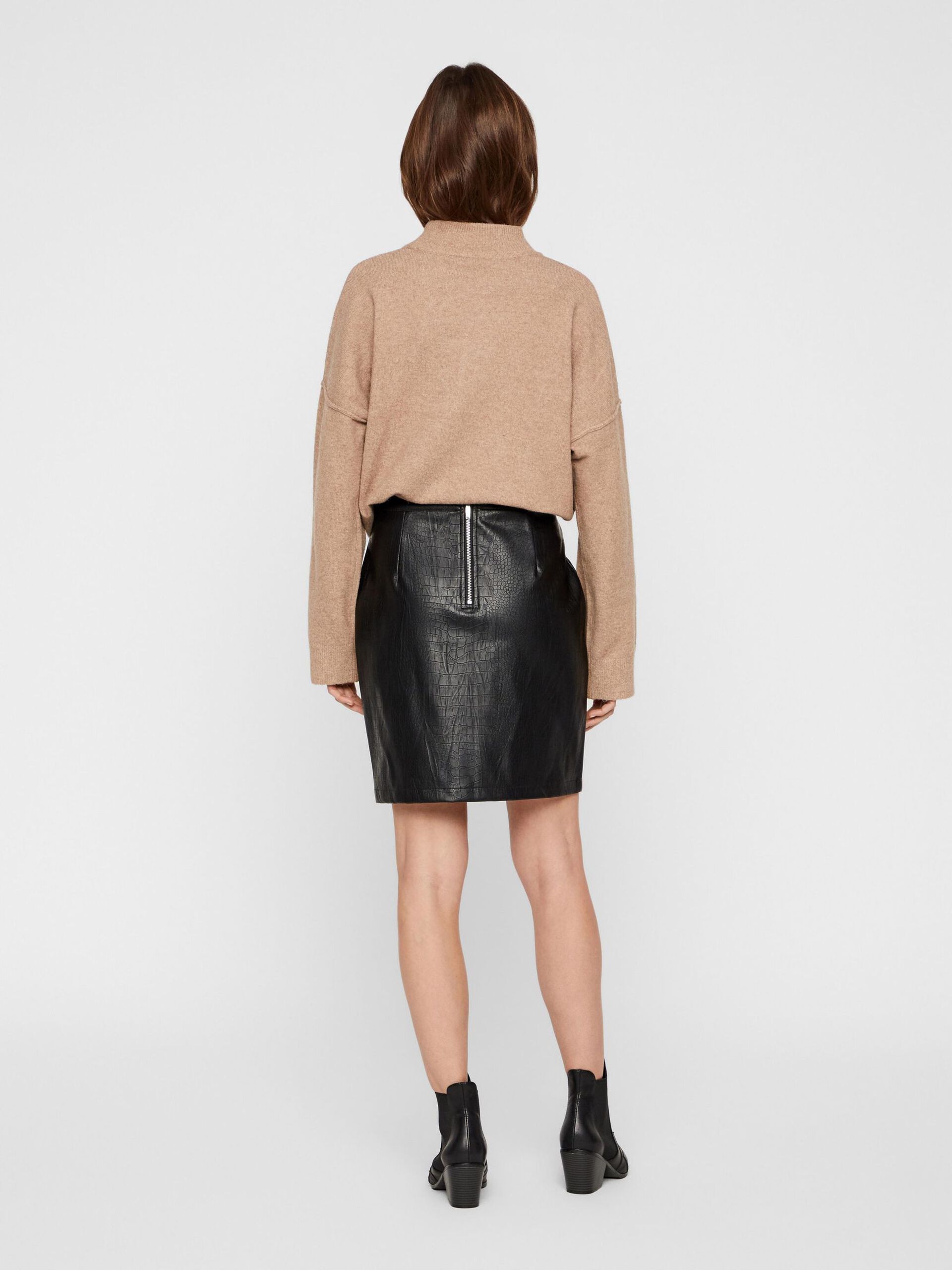 Carousel image - CROCODILE NORMAL WAISTED SKIRT, Black | 5