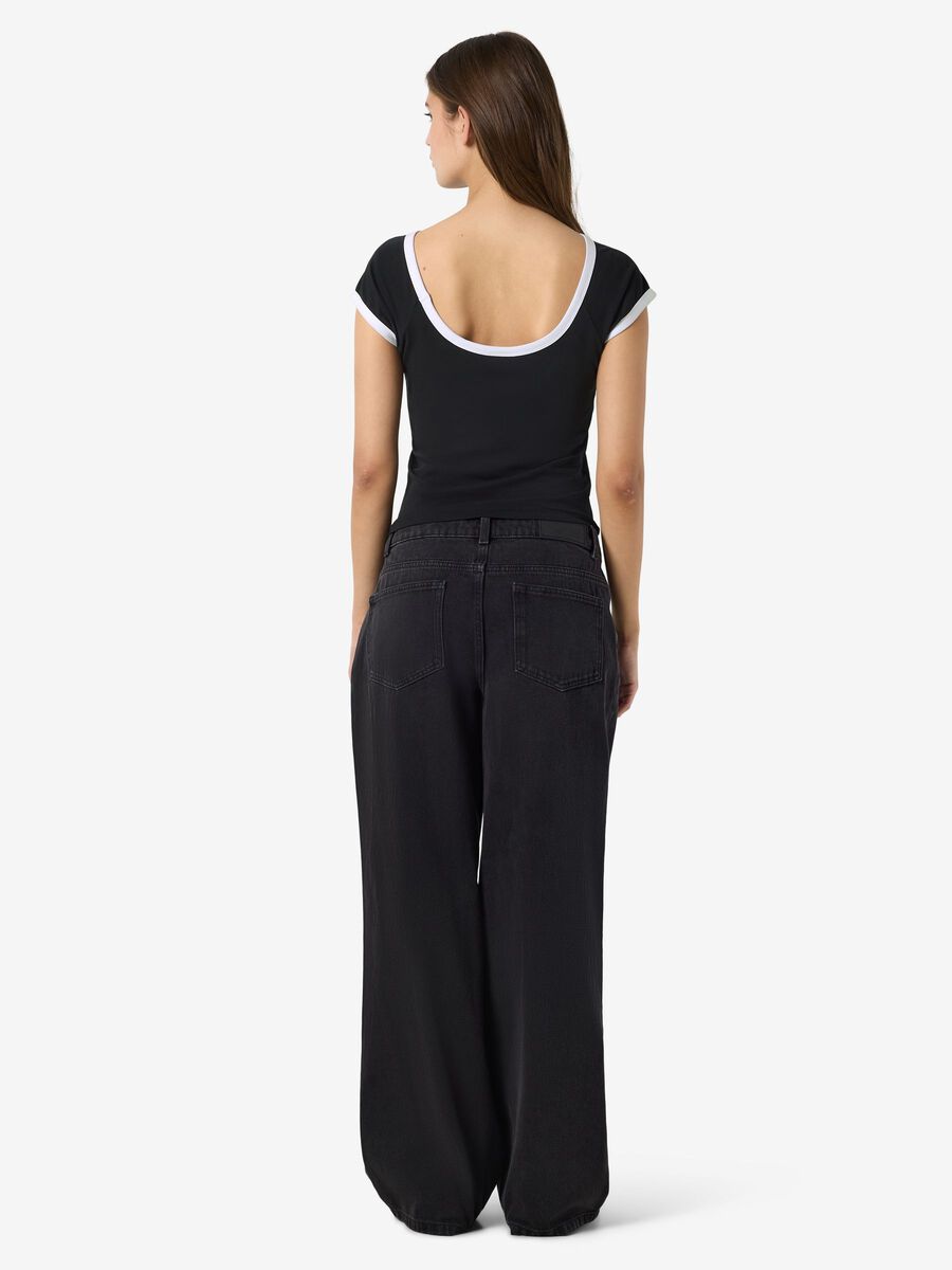 Carousel image - CROP TOP, Black | 3