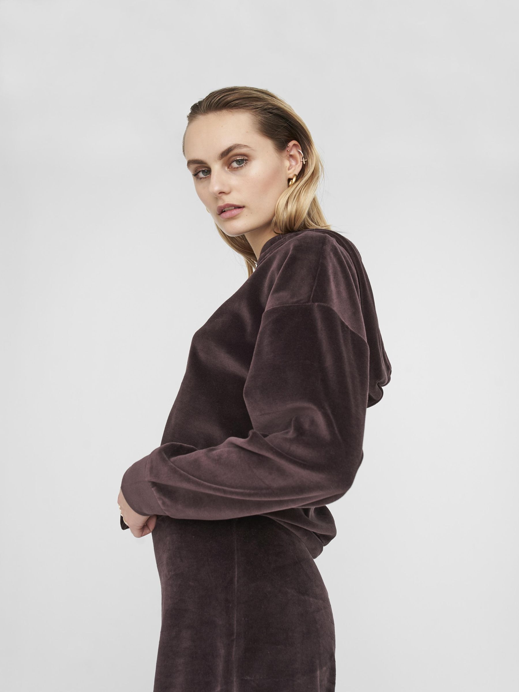 Brown velvet hoodie Outlet