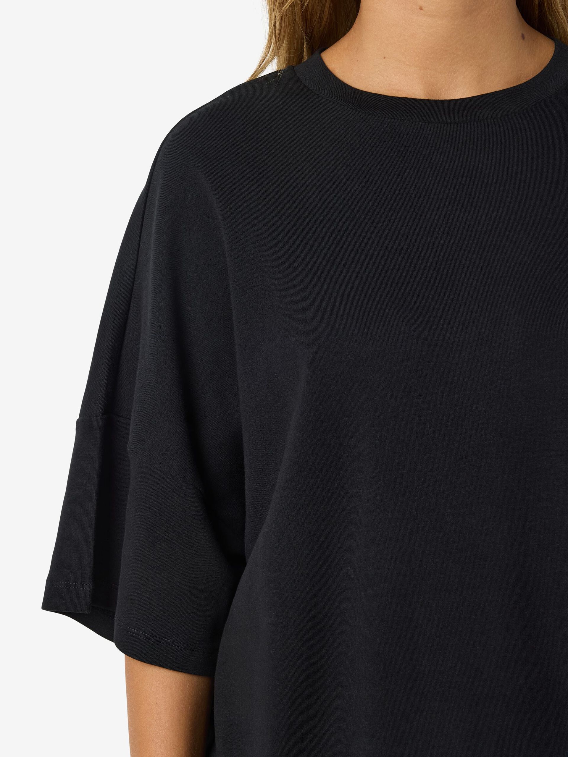 Carousel image - OVERSIZED T-SHIRT, Black | 5