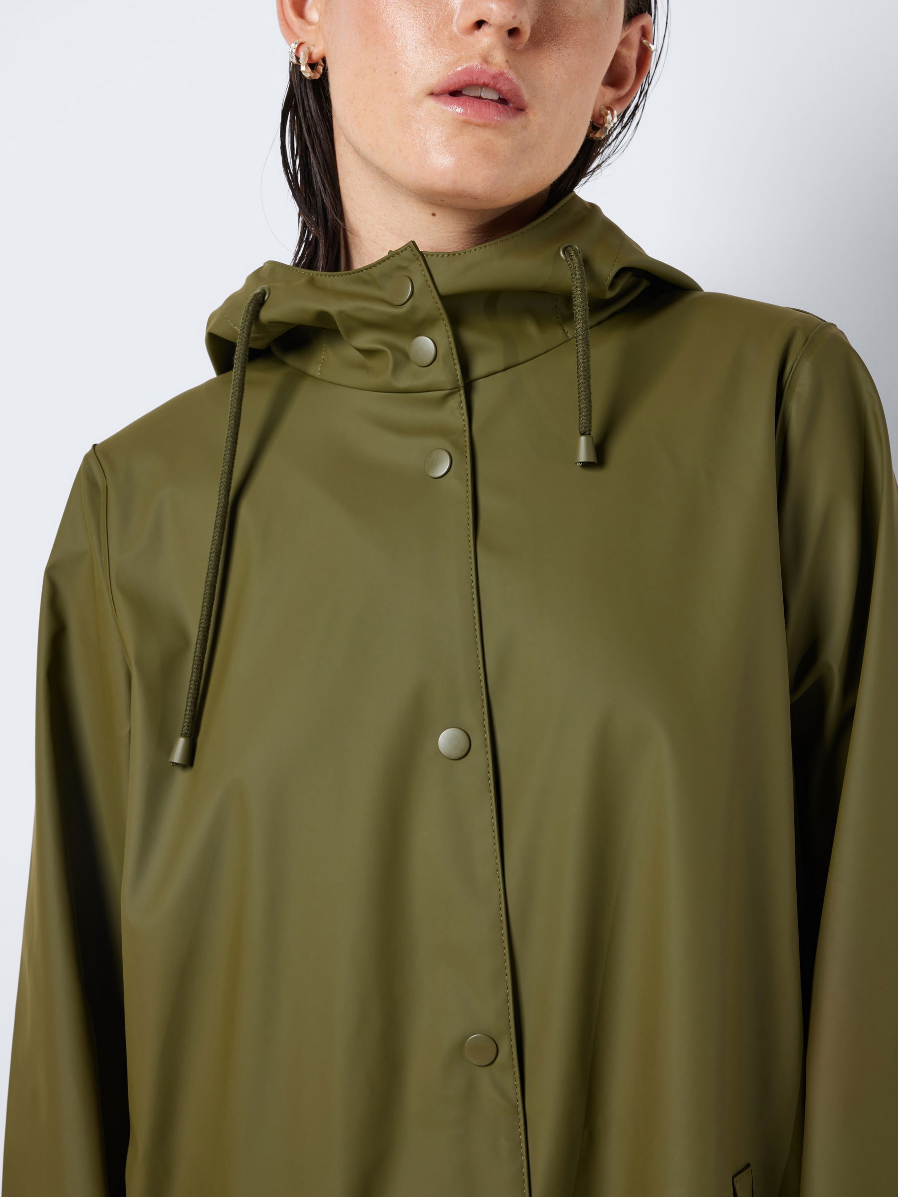 Long green raincoat 2025